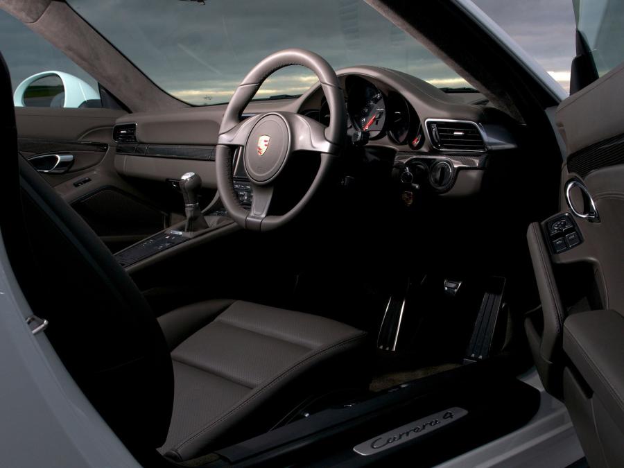  Porsche 911 Carrera 4 2012 года  (UK) (фото 3 из 12)